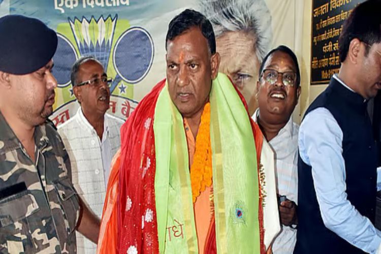 Odisha Governor-designate Braj Mohan Ram arrives in Odisha