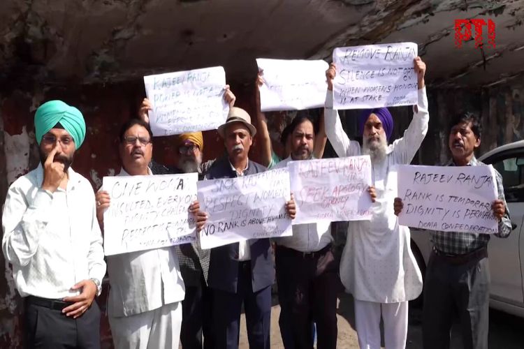 J&K Mahila Congress workers protest against IAS officer