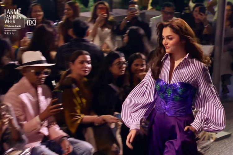 Lakme Fashion Week Grand Finale: Anit Padda dazzles with Amit Aggarwal's collection