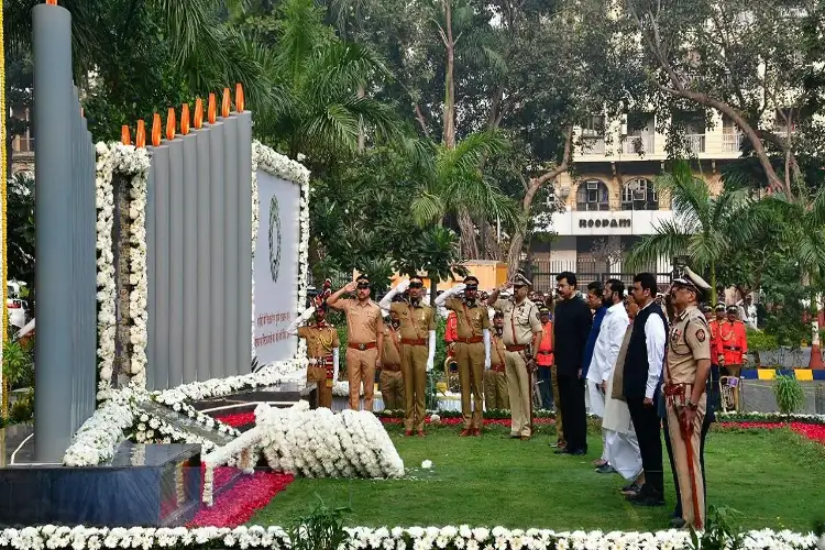 CM Fadnavis pays floral tribute to fallen police personnel on Police Commemoration Day