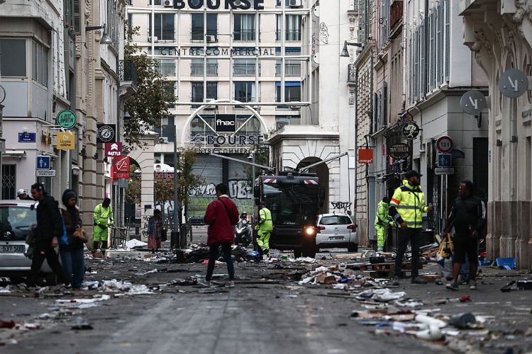 Some student protests have been banned in France following weekend violence and looting.