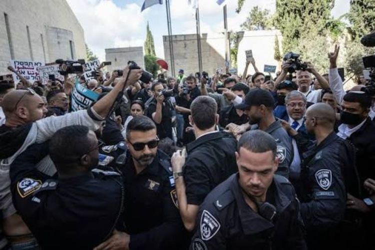 Palestinians face a tough question in Israel's elections: to vote or not to vote