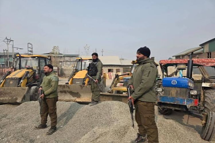 Action taken against illegal mining in Pulwama, 23 dumpers and one excavator seized