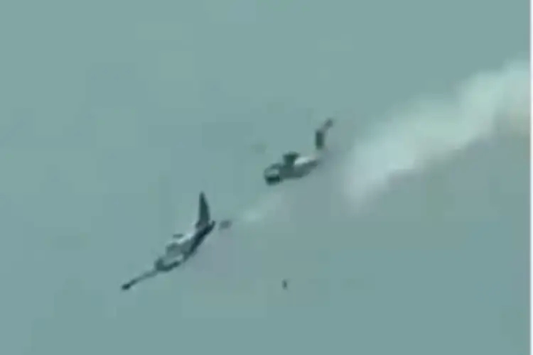 4 Philippine Air Force pilots killed as 2 trainer aircraft crash during training flight