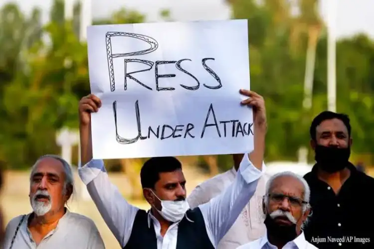 Pakistan’s press freedom worsens as journalists unite against censorship, legal harassment