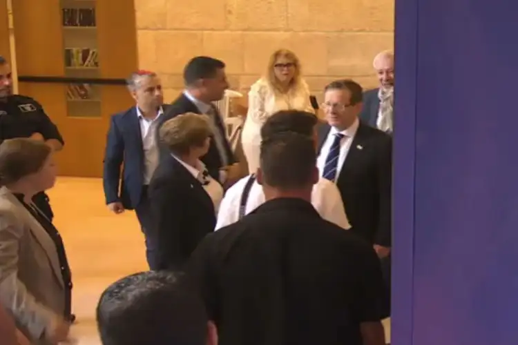 16.7% Voter Turnout reported in Israel polls till 10 am local time