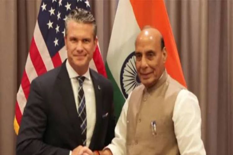Rajnath Singh holds talks with US Defense Secretary Hegseth in the Philippines