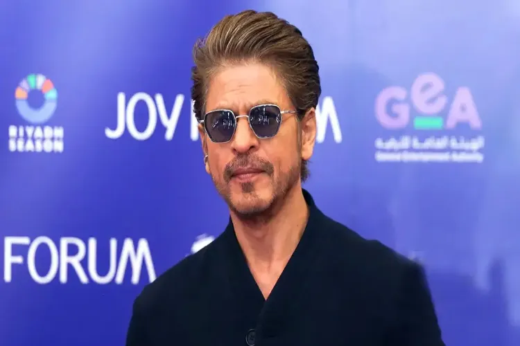 A disappointment for fans on Shah Rukh Khan’s birthday: no glimpse of him at Mannat this time!