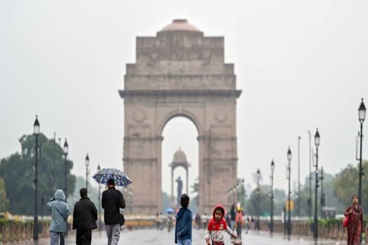 Delhi receives overnight rain, records wettest October day in four years