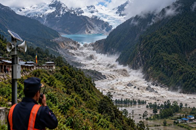 Flood alert issued in North Bengal due to glacier lake burst in Bhutan
