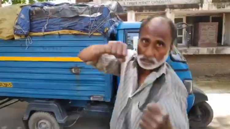 राष्ट्रीय मुक्केबाज आबिद खान ऑटो रिक्शा चलाने को हुए मजबूर