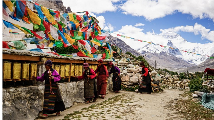 तिब्बत के लोग चीन के कब्जे से मुक्ति चाहते हैं