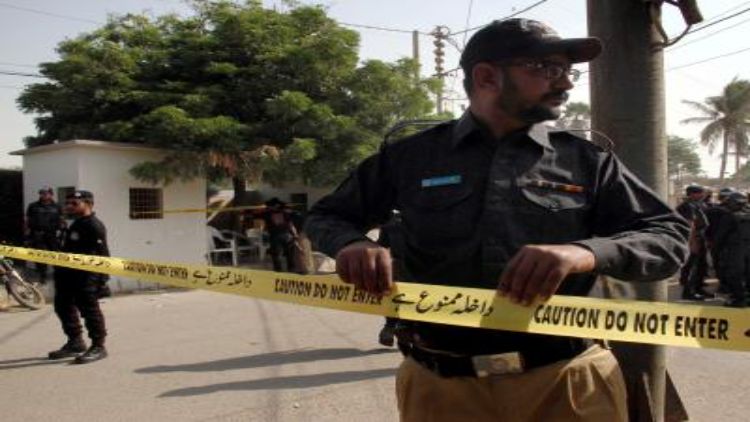 पाकिस्तान : दरगाह में झड़प , 40 घायल