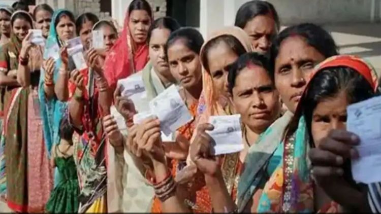 प. बंगाल में छठे चरण का मदतान शुरू, पीएम की भरपूर वोटिंग की अपील