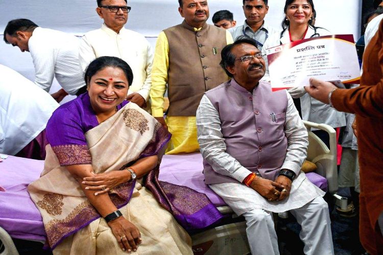 Delhi Chief Minister Rekha Gupta donated blood on PM Modi's birthday.